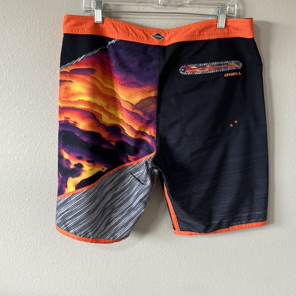 O'Neill Hyperfreak Men's Boardshorts Size 34 Orange/Purple/Black/Sunset - Picture 8 of 16